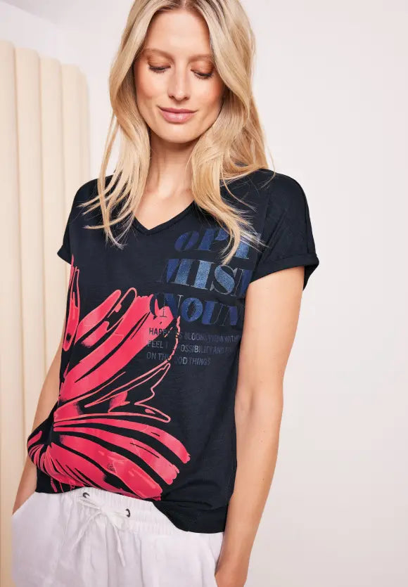 319618- deep Cecil T-shirt- Seven Fifty printed V-neck – Boutique blue