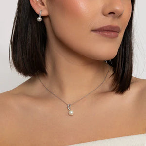 S288EBY - Nalani Silver Pearl Earrings - Knight and Day