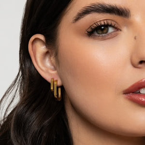 T131EMS - Paperclip Small Earrings- Knight and Day