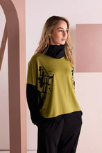 Load image into Gallery viewer, Placement Print Top With Front Angle Seam - Naya