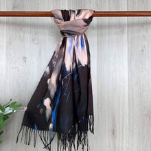 Load image into Gallery viewer, Scatter Print Scarf