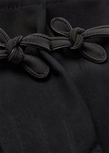 Load image into Gallery viewer, Black Bow Detail Gloves - Soya Concept