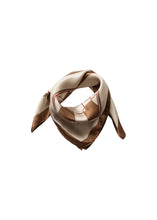 Load image into Gallery viewer, Checkered Scarf - Soya Concept