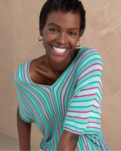 231 -  Short Sleeve Batwing Sweater - Surkana
