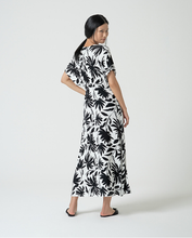 Load image into Gallery viewer, 717 - Midi Dress with Wide Sleeves - Surkana