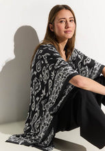 Load image into Gallery viewer, 580746- Printed Kimono - Cecil