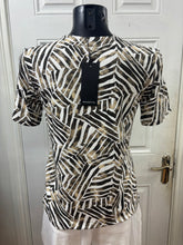 Load image into Gallery viewer, Brown Pattern T-shirt - Brandtex