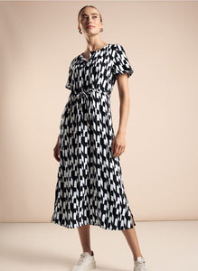 144127 Black and White Dress Street One