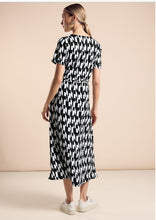 Load image into Gallery viewer, 144127 Black and White Dress Street One