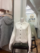 Load image into Gallery viewer, Dm172 - White Jacket with Collar - Castle