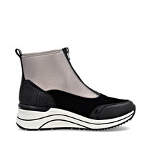 Load image into Gallery viewer, Scuba Slip on Boot - Black - Remonte