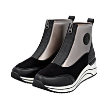 Load image into Gallery viewer, Scuba Slip on Boot - Black - Remonte