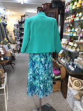 Load image into Gallery viewer, V327 - Suit - Jade - Via Veneto