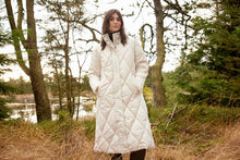 Load image into Gallery viewer, Nina 25- Long Cream Coat - Soya Concept