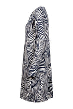 Load image into Gallery viewer, Navy &amp; Cream Print Jersey Dress- Soquesto