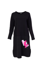 Load image into Gallery viewer, 110- Ora Shift Dress w/ scarf &amp; print pocket - Black &amp; Pink
