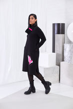 Load image into Gallery viewer, 110- Ora Shift Dress w/ scarf &amp; print pocket - Black &amp; Pink