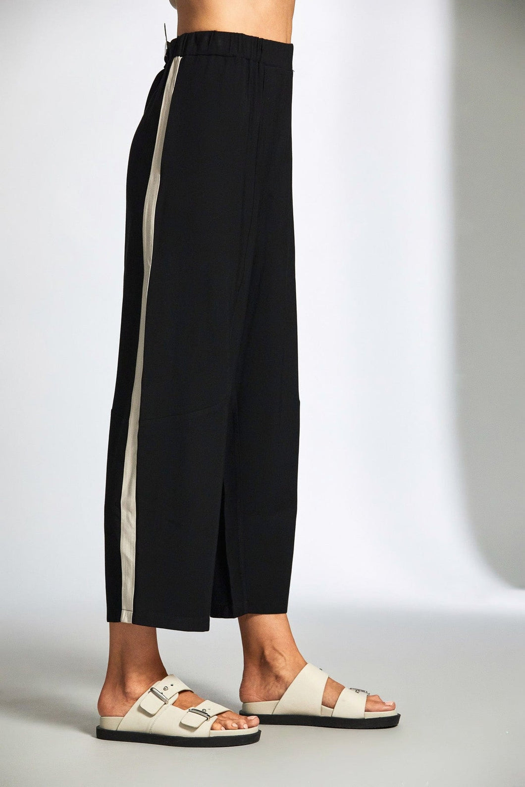 25162 - Slouch Trouser with Side Stripe - Peruzzi