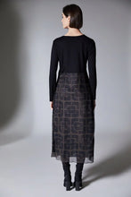 Load image into Gallery viewer, Contrast Fabric Dress - Peruzzi