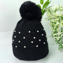 Load image into Gallery viewer, 033-PomPom Pearl Hat-Black