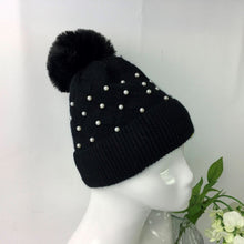 Load image into Gallery viewer, 033-PomPom Pearl Hat-Black