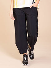 Load image into Gallery viewer, 22109- Naya Seam Trousers -Black