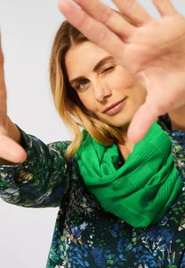 571904- Green Loop Scarf - Cecil