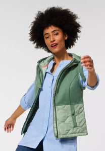 220149- Quilted Gilet Novel Green- Street One
