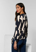 Load image into Gallery viewer, 343639- Navy/ Cream Printed Blouse