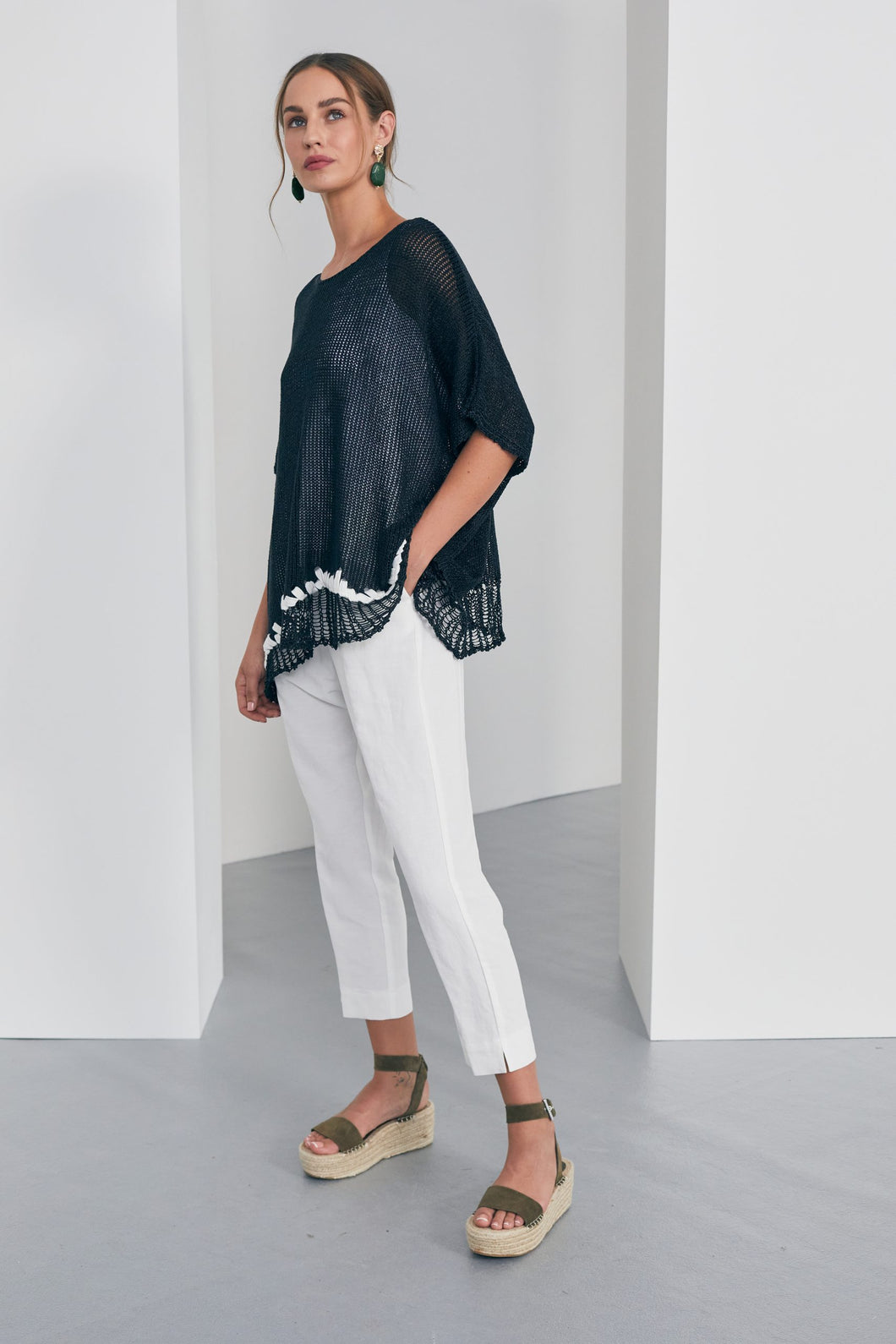 272 Knit w/ Stitch Trim Black- Naya