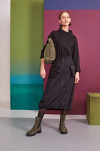 Load image into Gallery viewer, 126- Top with Taffeta Collar