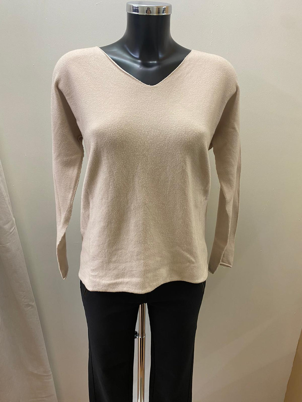 11933 DECK V Neck Knit- Beige