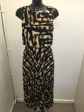 Load image into Gallery viewer, Black/Camel Print Pleated Dress- Peruzzi