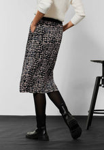 Load image into Gallery viewer, 361204- Printed Skirt - Street One
