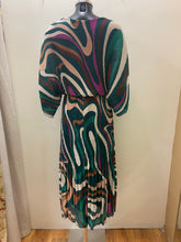 Load image into Gallery viewer, 3718- Green Wave Print Dress- Kyle
