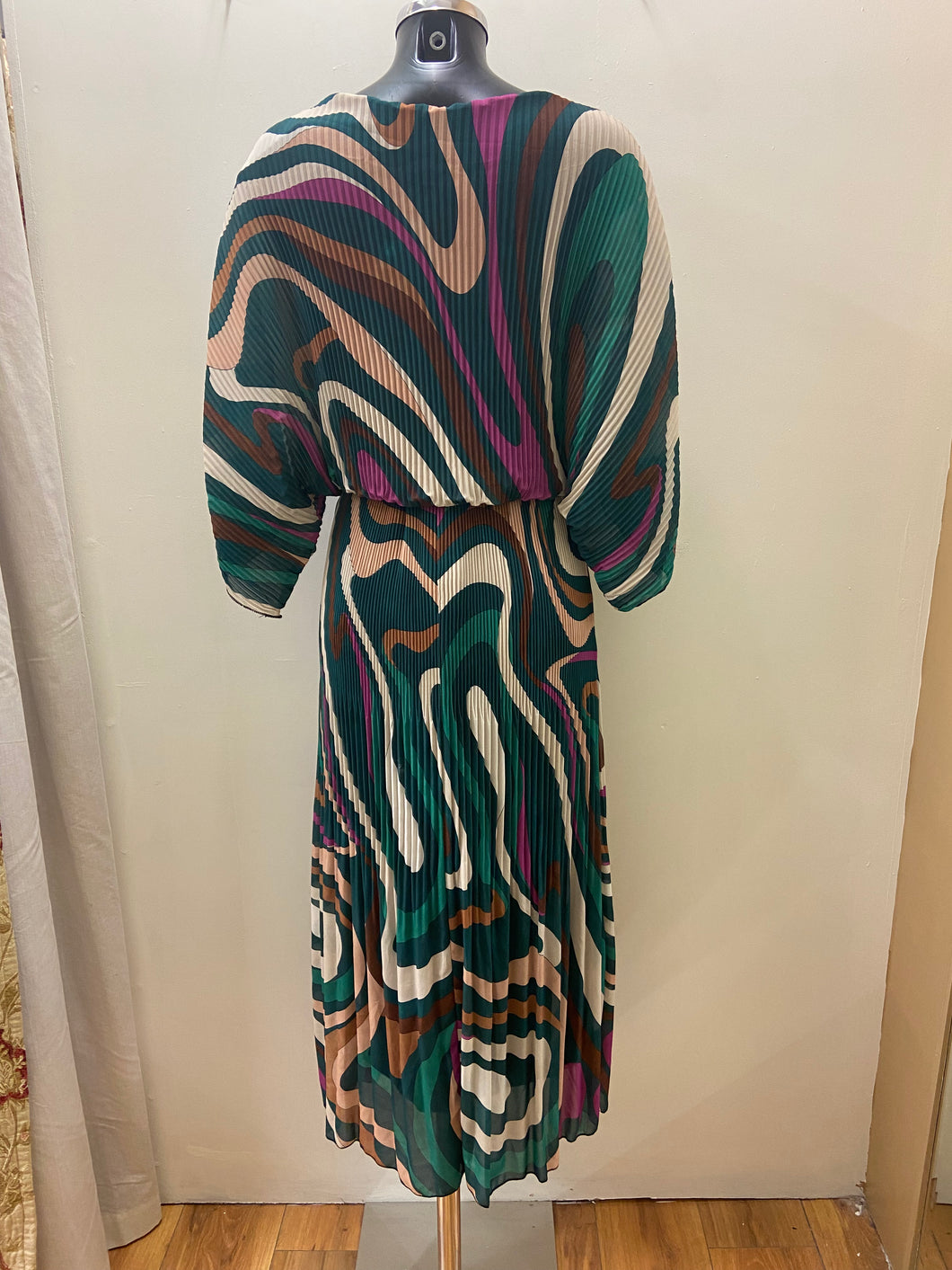 3718- Green Wave Print Dress- Kyle