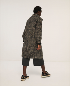 421- Black & Cream Coat - Surkana
